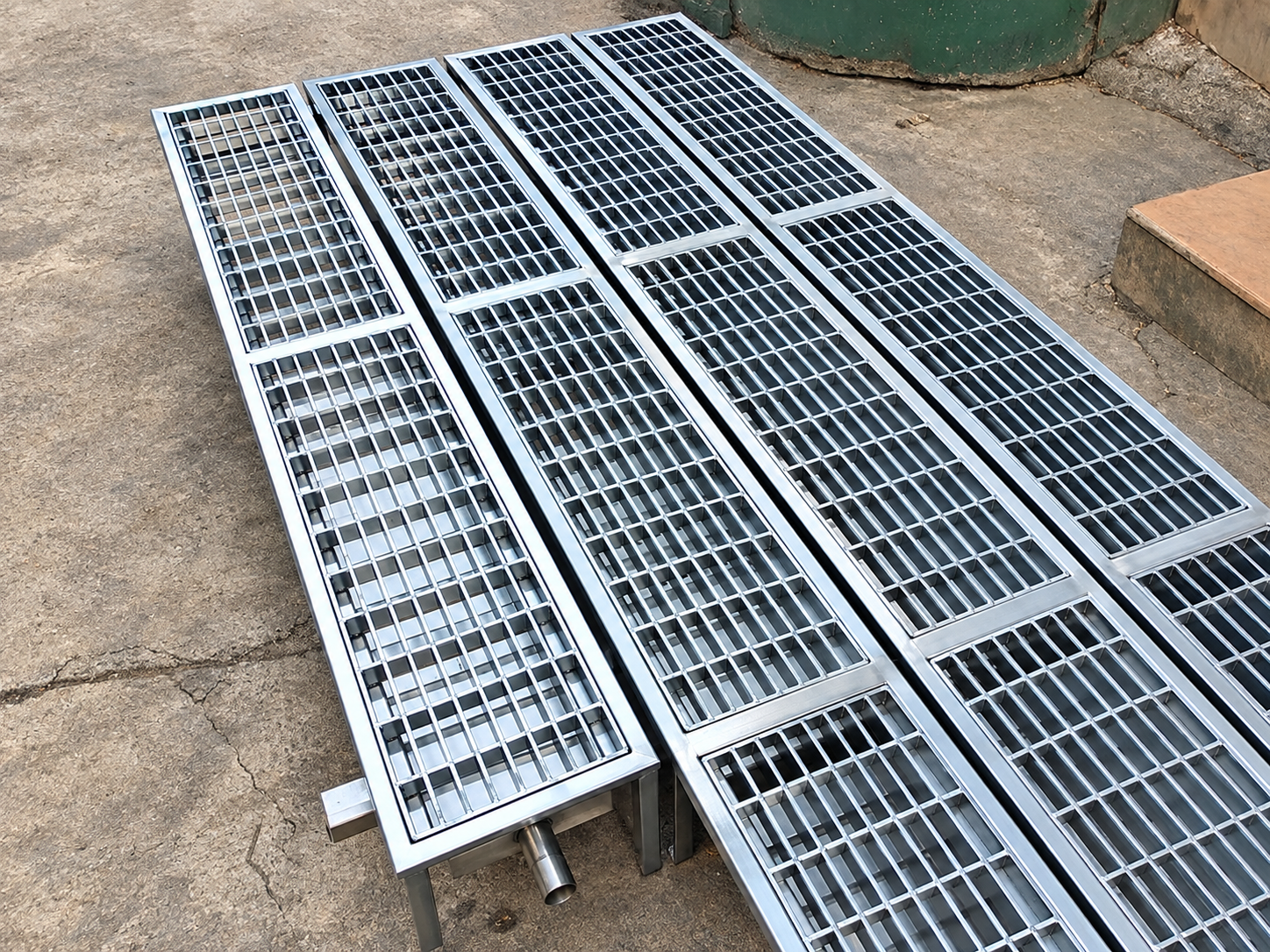SS Grating with Trough Manufacturer in India